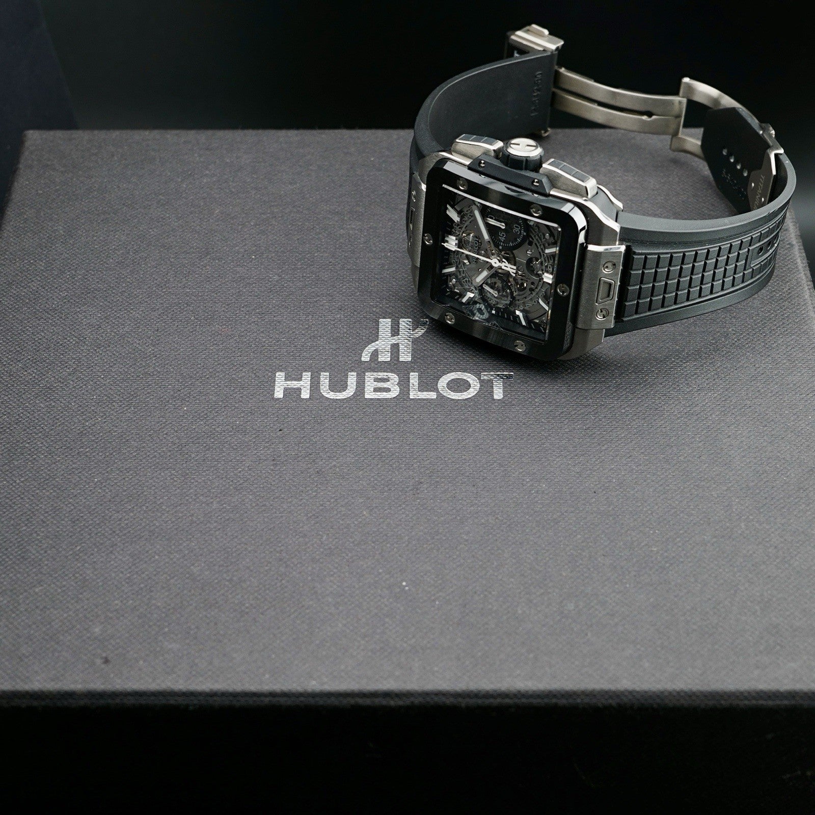 HUBLOT Square Bang Unico, 42m Titanium Ceramic 821.NM.0170.RX Full Collector Set