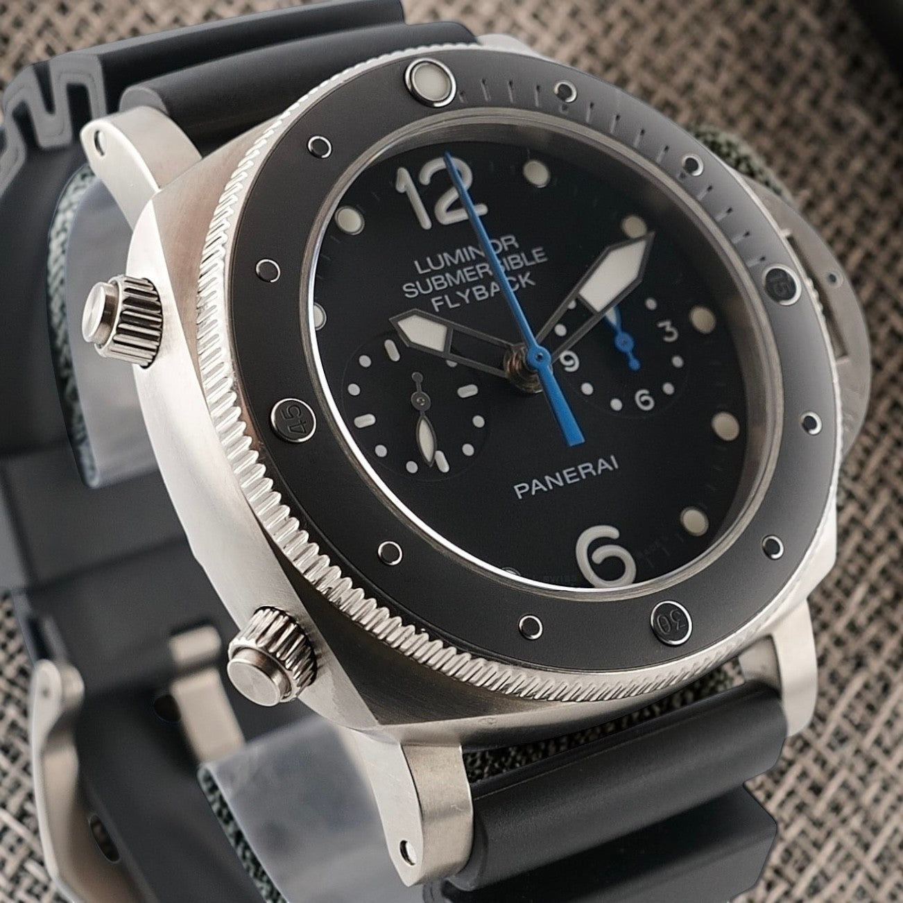 Panerai Luminor Submersible Flyback PAM00615 47mm Titanium Black Dial, 2 Straps
