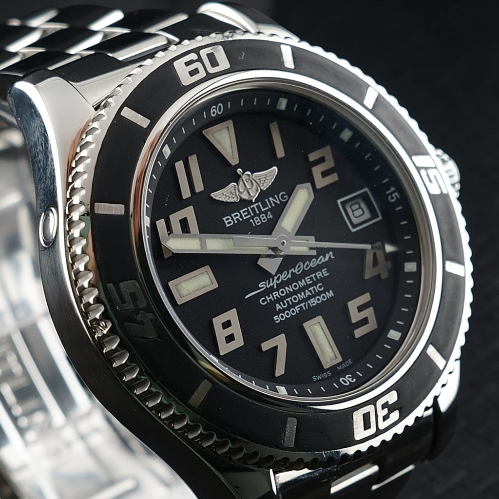 Breitling Superocean A17364 - Black 42mm - Steel Bracelet, Full Set, Extra Strap
