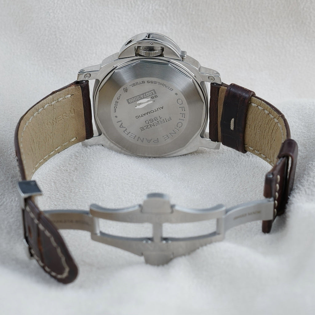 Panerai Luminor Marina PAM00104 44mm Black Dial Brown Strap + Rubber Strap
