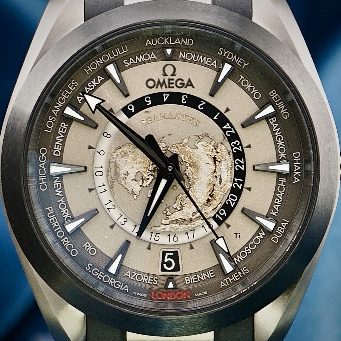 Omega Seamaster Aqua Terra Worldtimer TITANIUM 43mm 220.92.43.22.99.001 Full Set