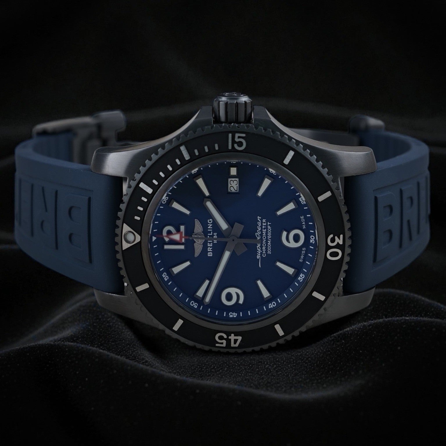 Breitling Superocean 46mm Blacksteel - M17368 - Mint Condition - Full Set