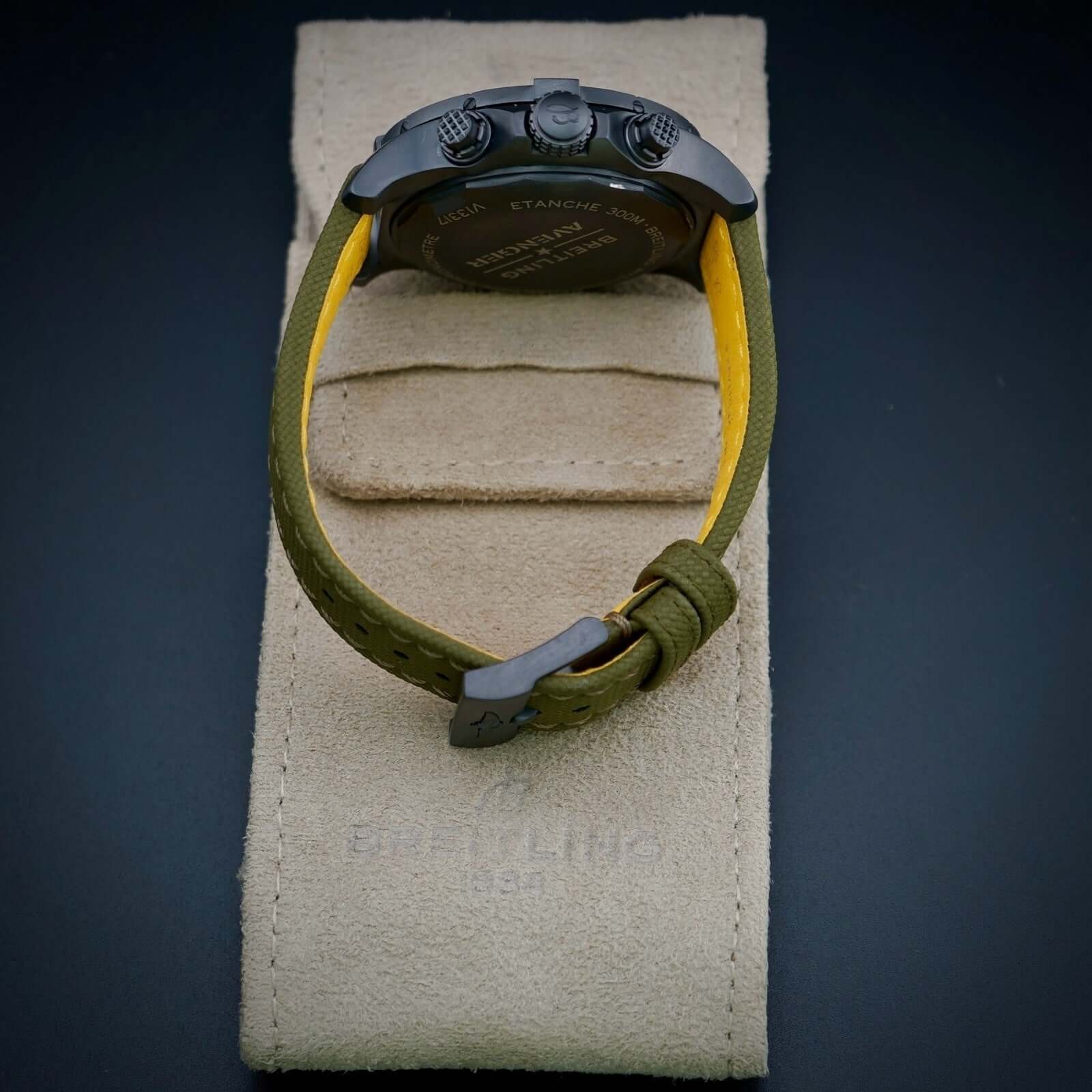 Breitling Avenger Chronograph 45 Night Mission V13317 Green Titanium - FULL SET