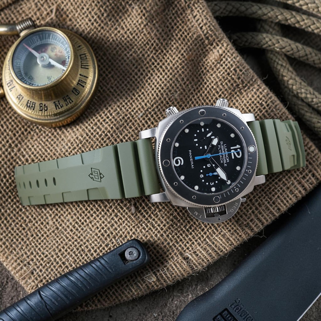 Panerai Luminor Submersible Flyback PAM00615 47mm Titanium Black Dial, 2 Straps