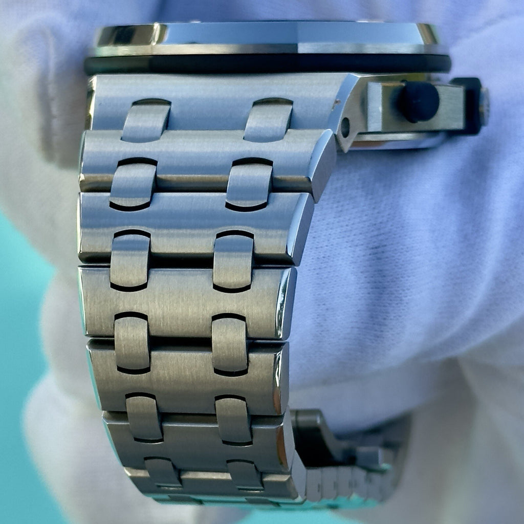 Audemars Piguet Royal Oak Offshore 'BEAST' Blue/Grey Ref. 26237ST.OO.1000ST.01