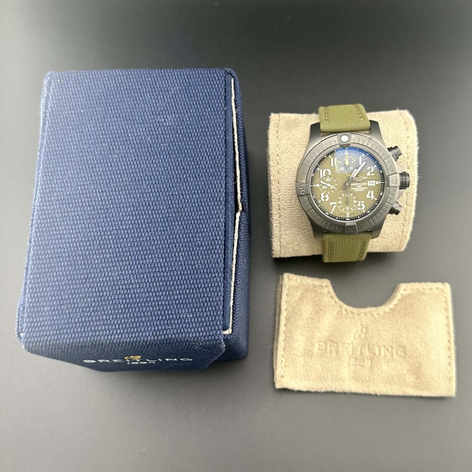 Breitling Avenger Chronograph 45 Night Mission V13317 Green Titanium - FULL SET