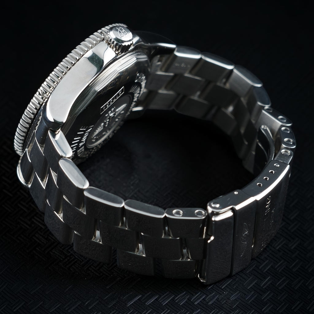 Breitling Superocean A17364 - Black 42mm - Steel Bracelet, Full Set, Extra Strap