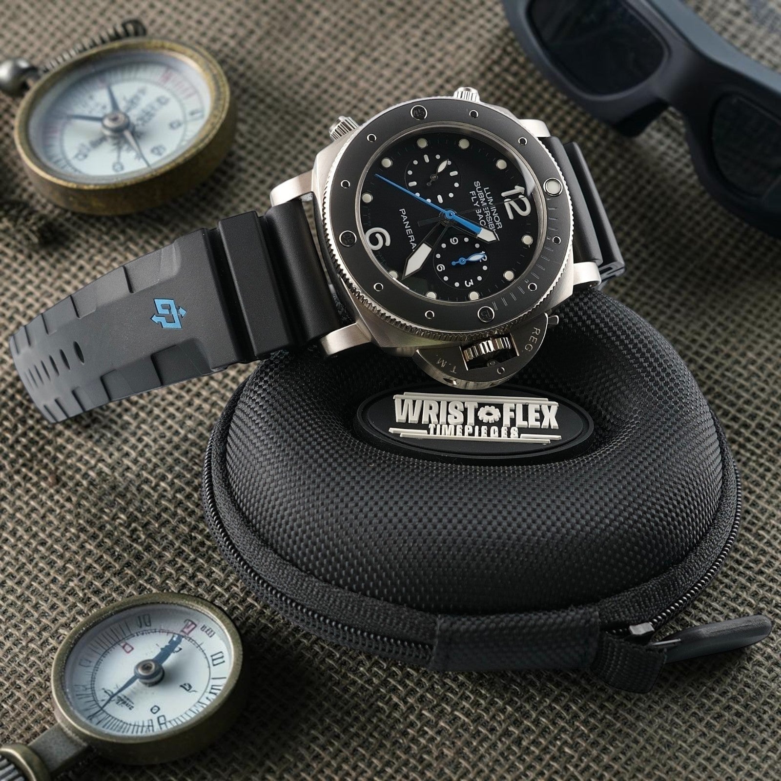 Panerai Luminor Submersible Flyback PAM00615 47mm Titanium Black Dial, 2 Straps