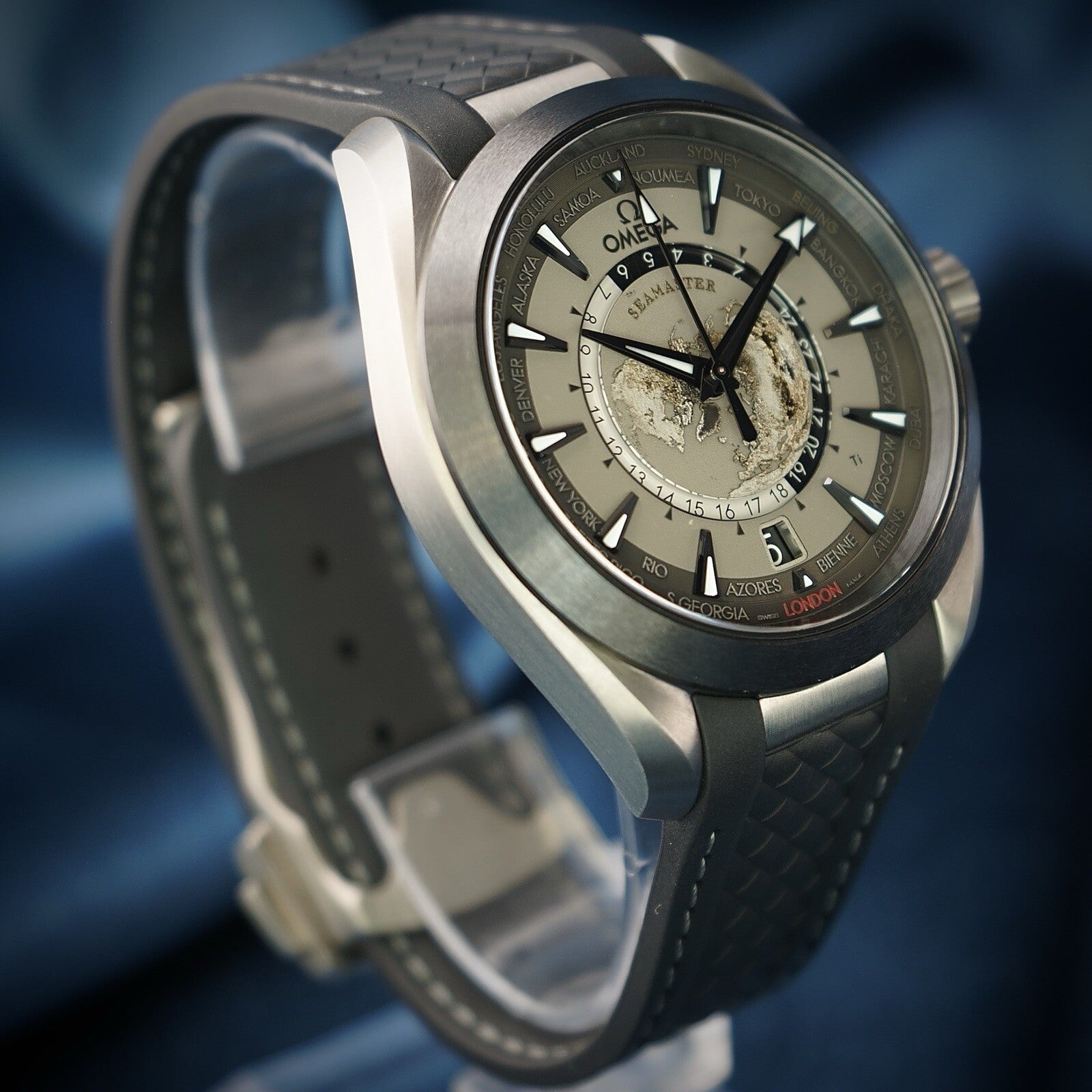 Omega Seamaster Aqua Terra Worldtimer TITANIUM 43mm 220.92.43.22.99.001 Full Set