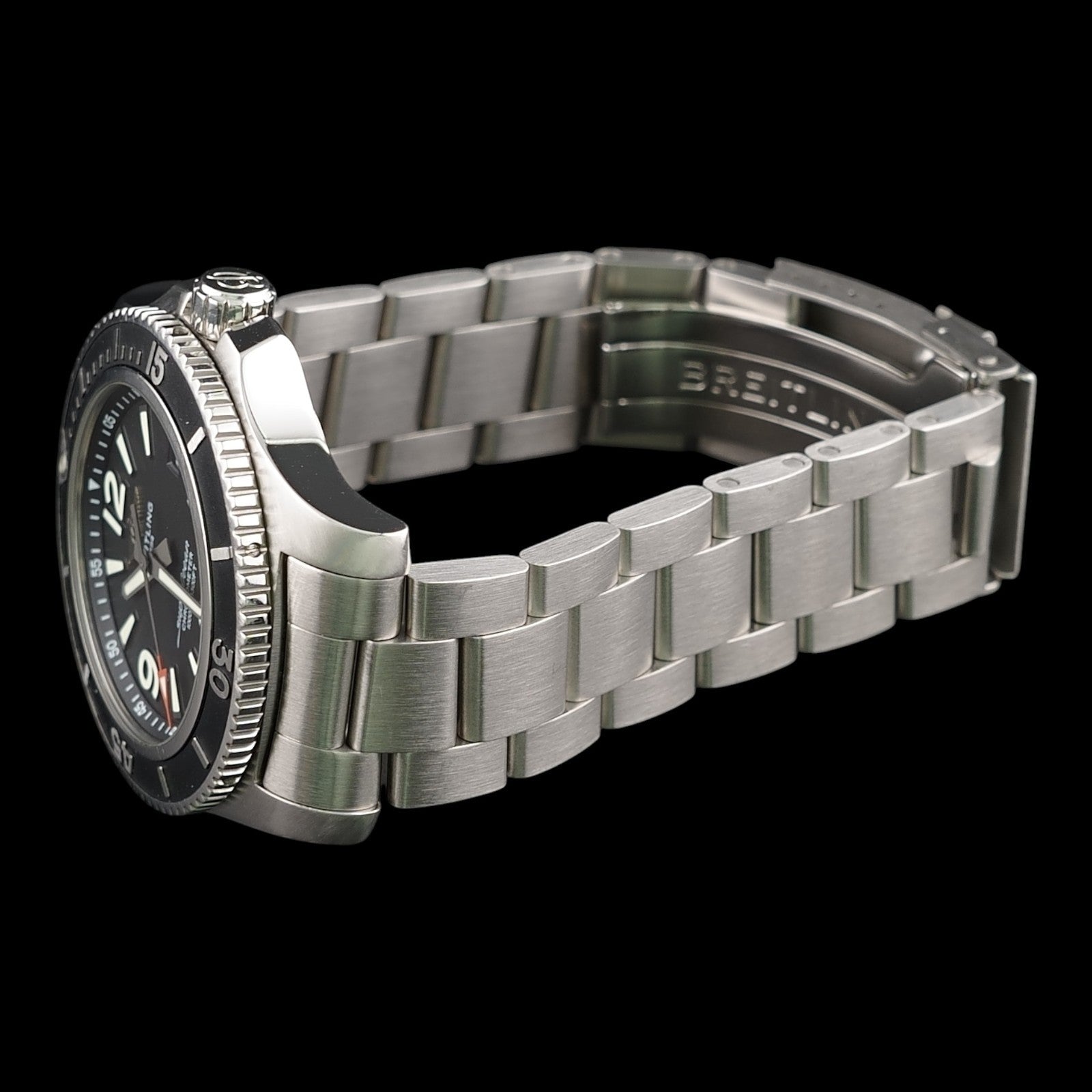 Breitling SuperOcean A17367 Automatic, 44mm, Black/Red Steel Braclet+Extra Strap
