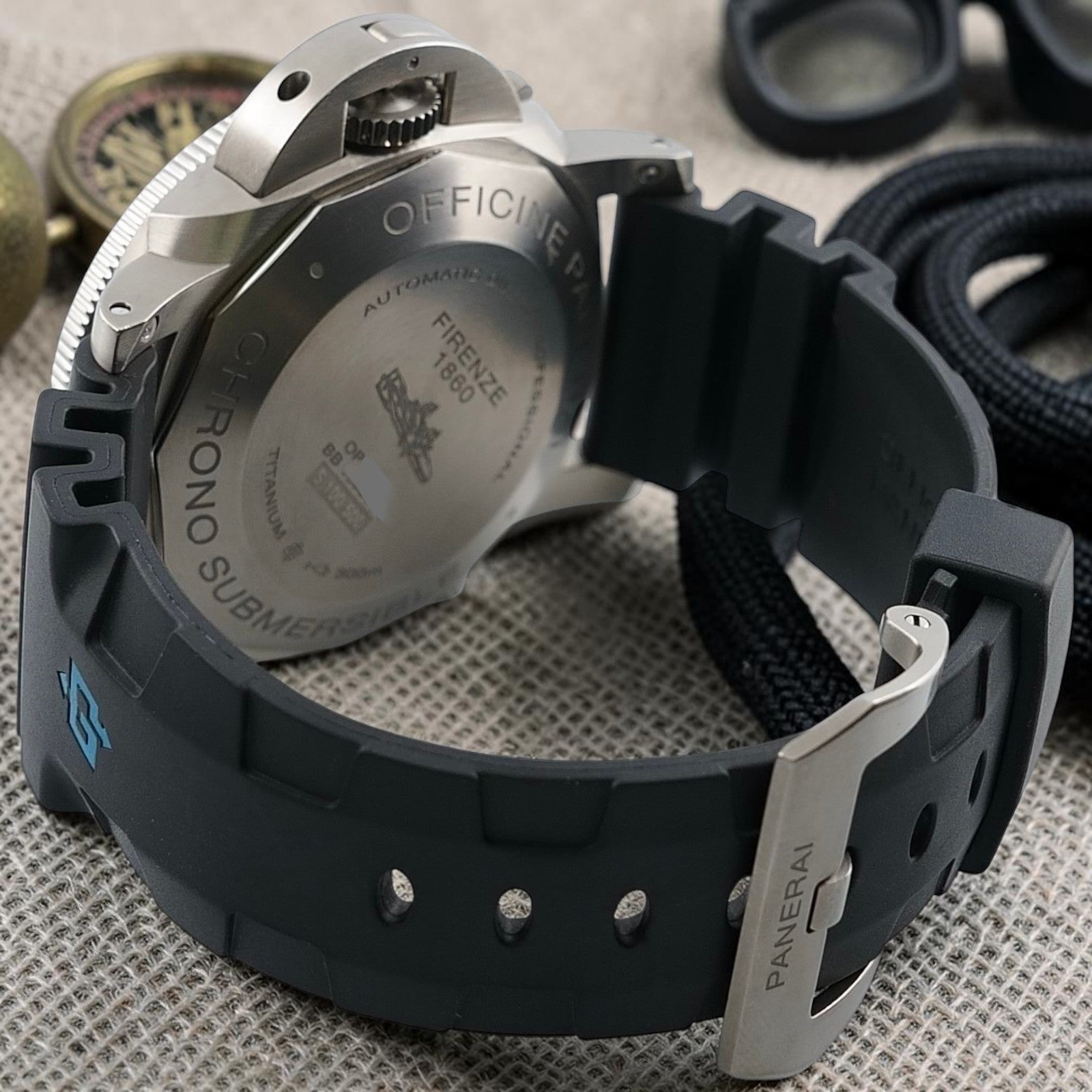 Panerai Luminor Submersible Flyback PAM00615 47mm Titanium Black Dial, 2 Straps