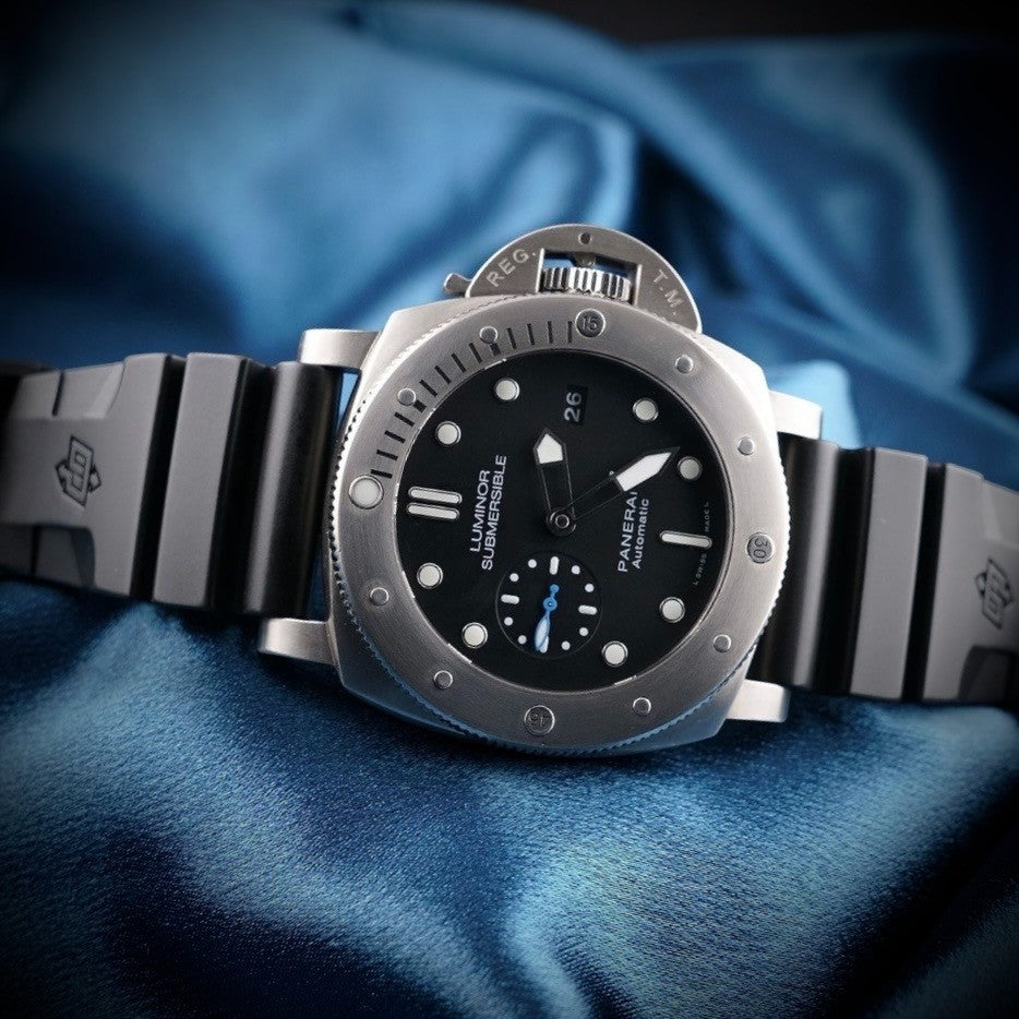 Panerai Luminor Submersible PAM01305 47mm Titanium Automatic FULL SET + 2 Straps