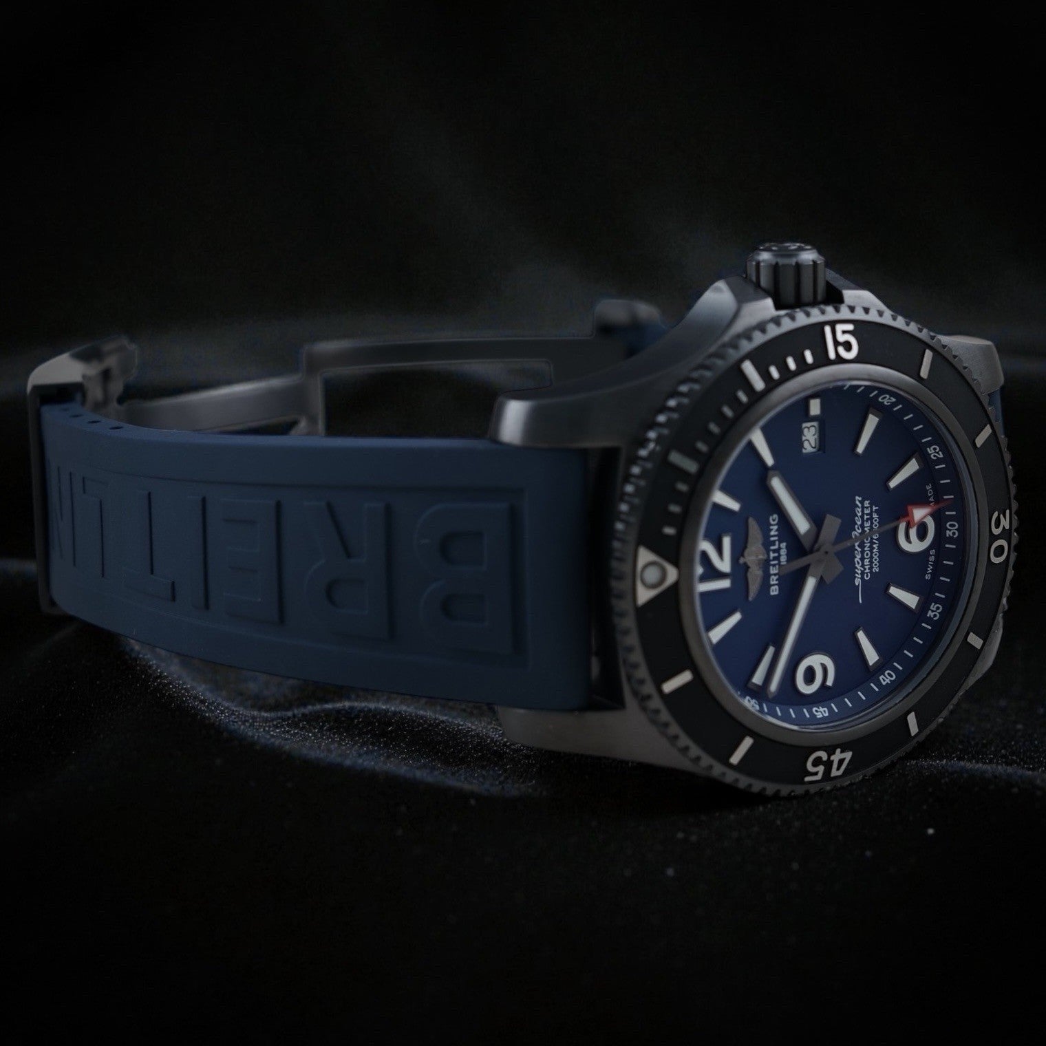 Breitling Superocean 46mm Blacksteel - M17368 - Mint Condition - Full Set
