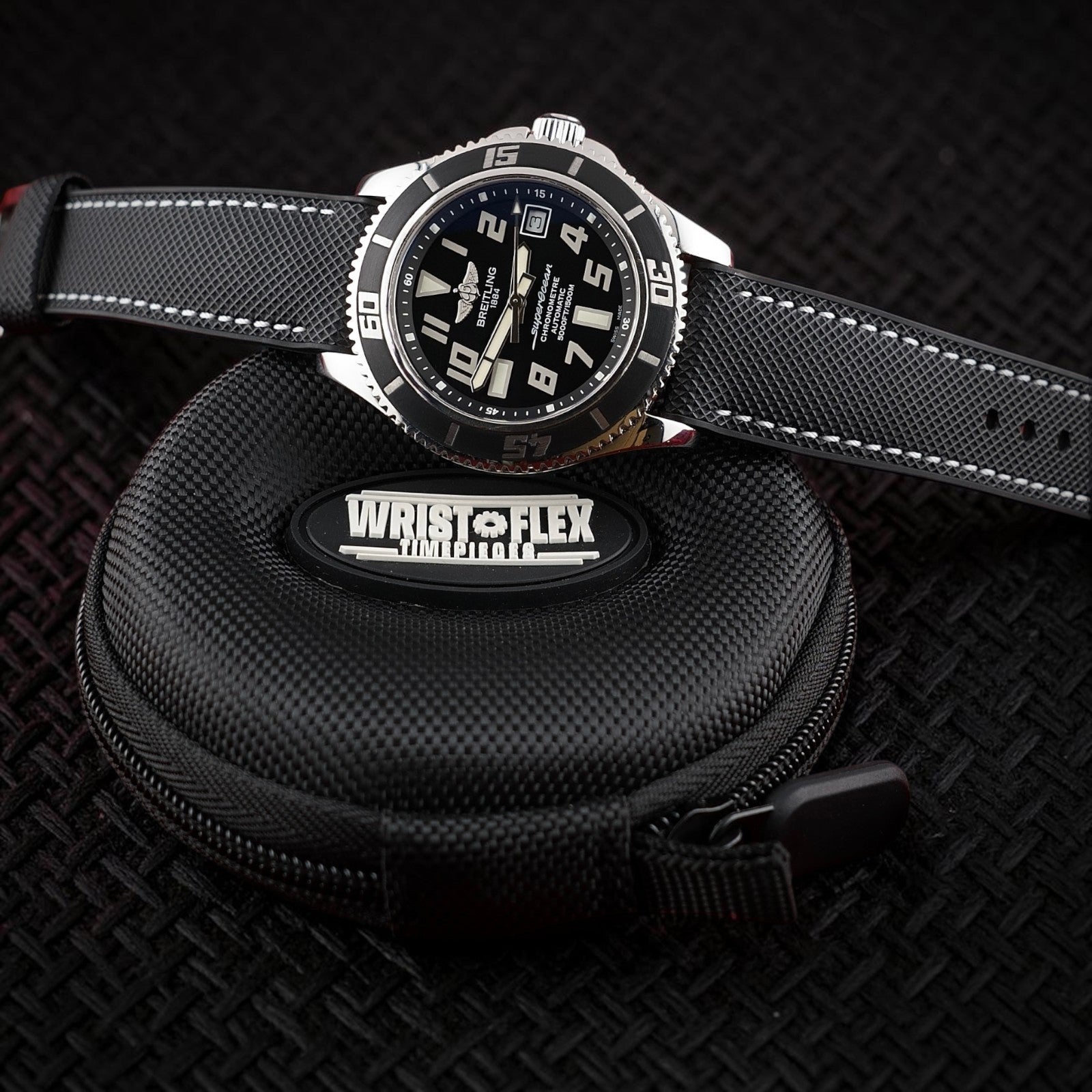 Breitling Superocean A17364 - Black 42mm - Steel Bracelet, Full Set, Extra Strap