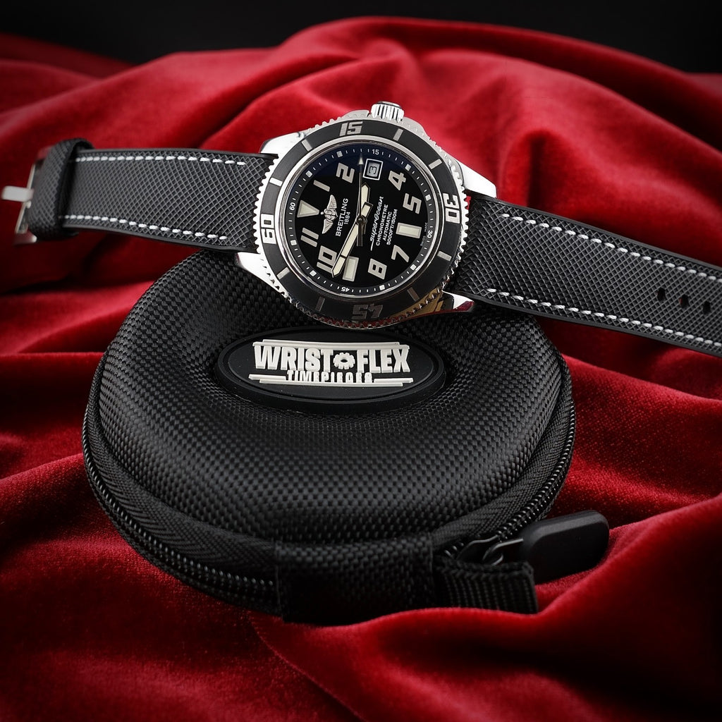 Breitling Superocean A17364 - Black 42mm - Steel Bracelet, Full Set, Extra Strap