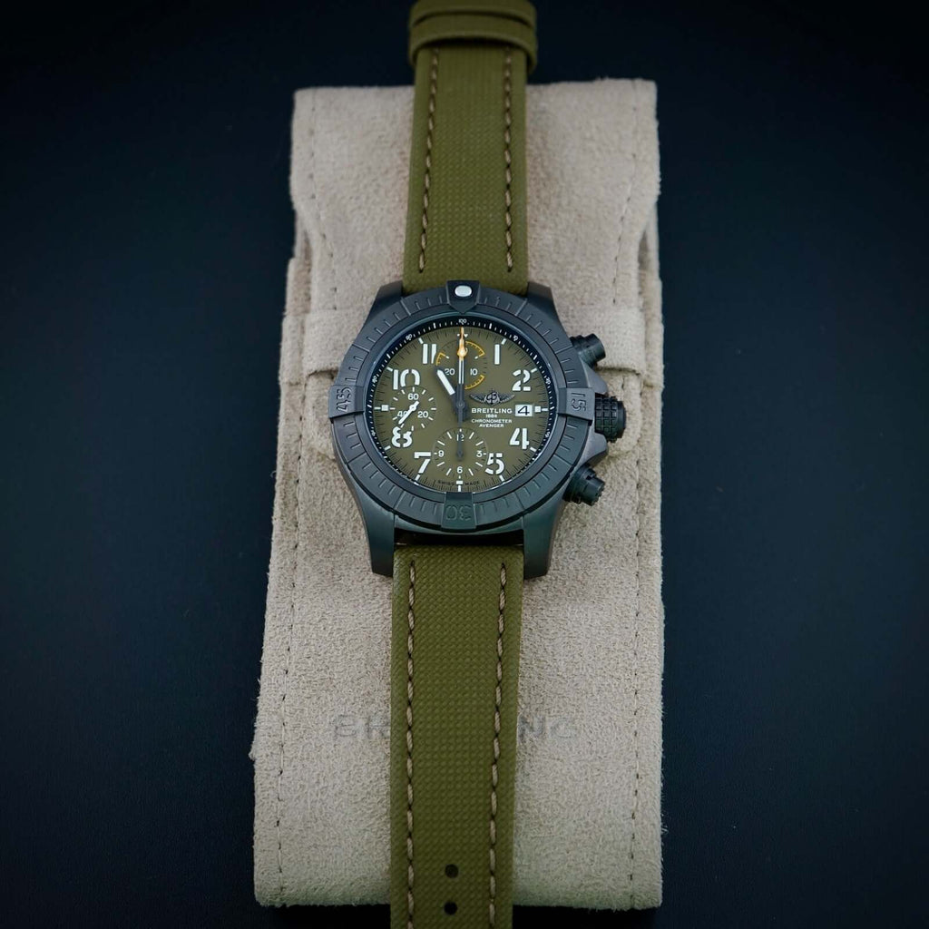 Breitling Avenger Chronograph 45 Night Mission V13317 Green Titanium - FULL SET
