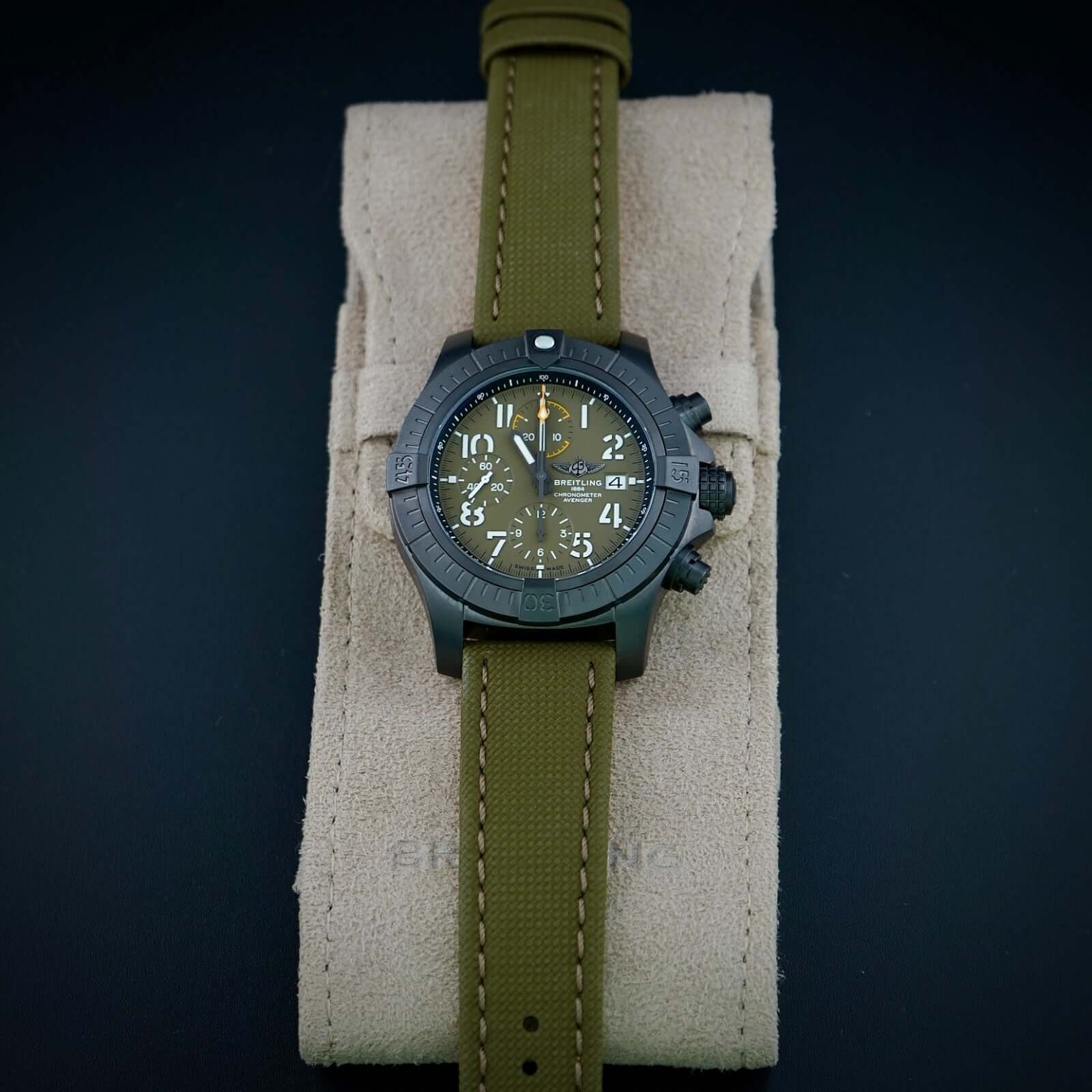 Breitling Avenger Chronograph 45 Night Mission V13317 Green Titanium - FULL SET