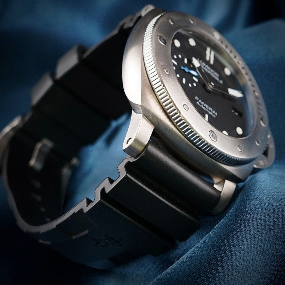 Panerai Luminor Submersible PAM01305 47mm Titanium Automatic FULL SET + 2 Straps