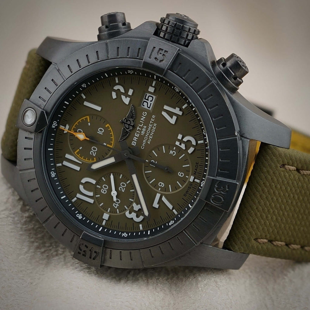 Breitling Avenger Chronograph 45 Night Mission V13317 Green Titanium - FULL SET