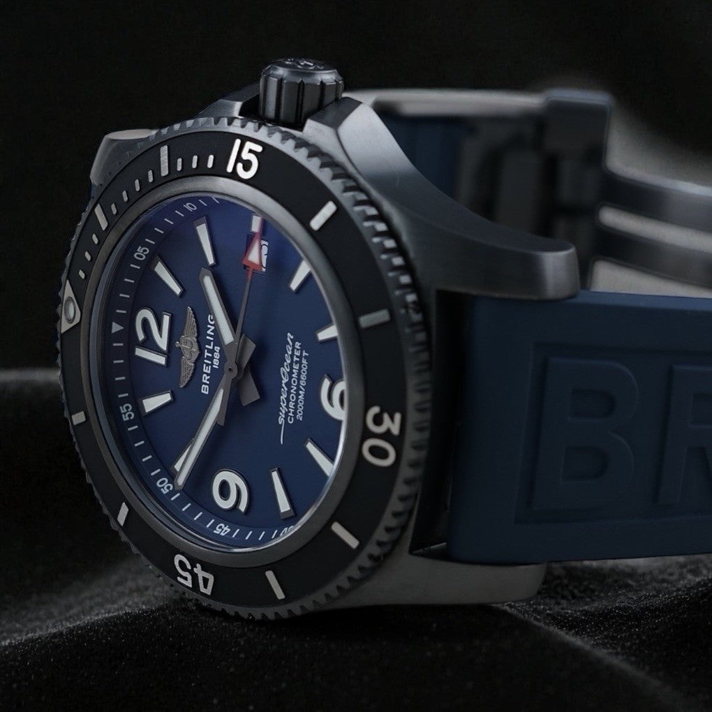 Breitling Superocean 46mm Blacksteel - M17368 - Mint Condition - Full Set