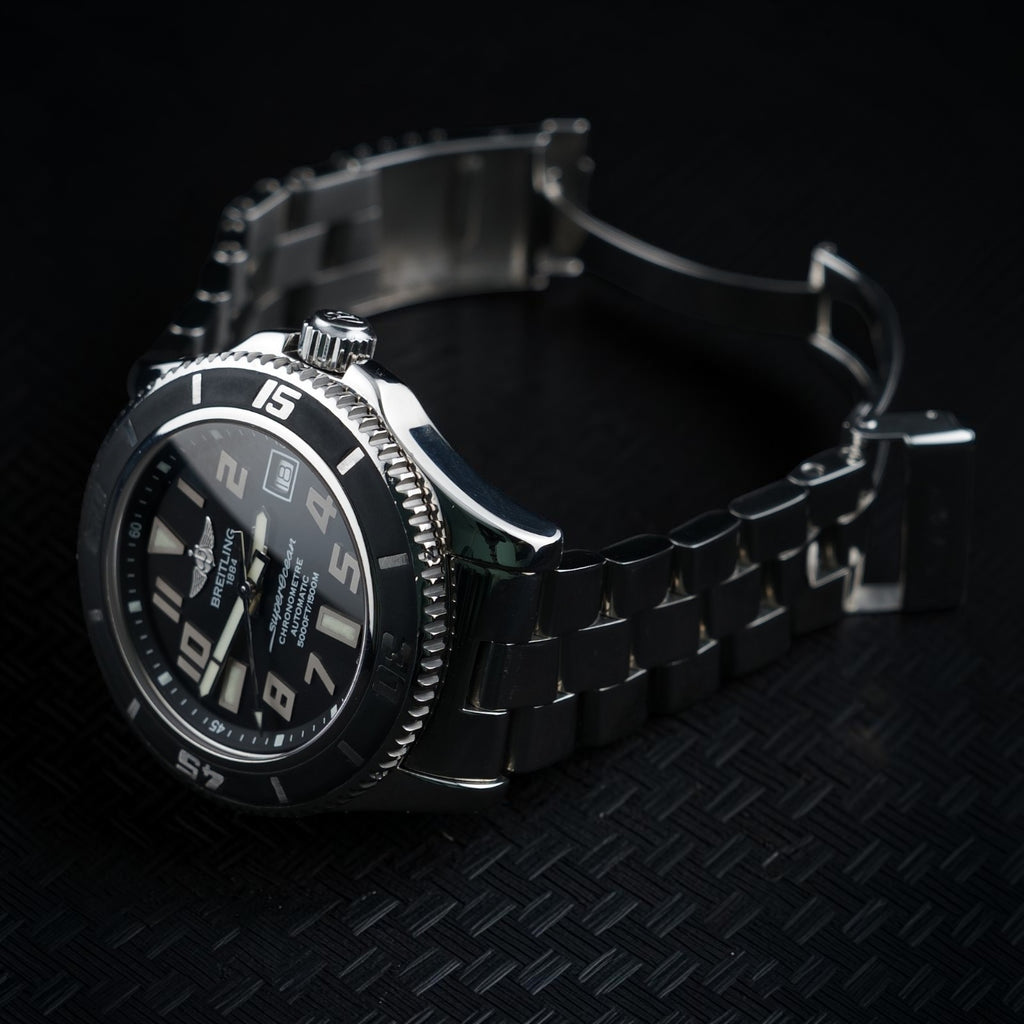 Breitling Superocean A17364 - Black 42mm - Steel Bracelet, Full Set, Extra Strap