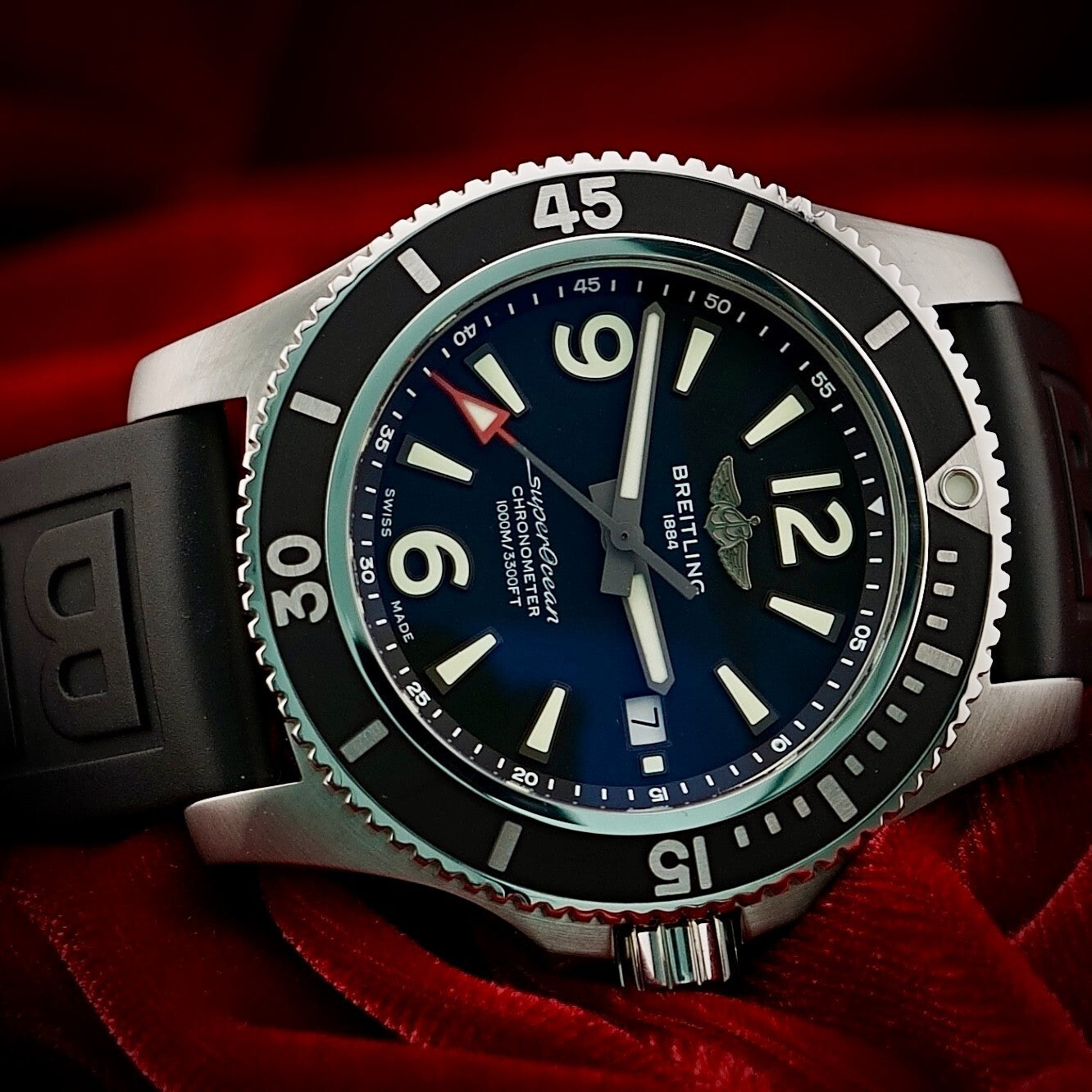 Breitling SuperOcean A17367 Automatic, 44mm, Black & Red Dial, 2 straps -B&P