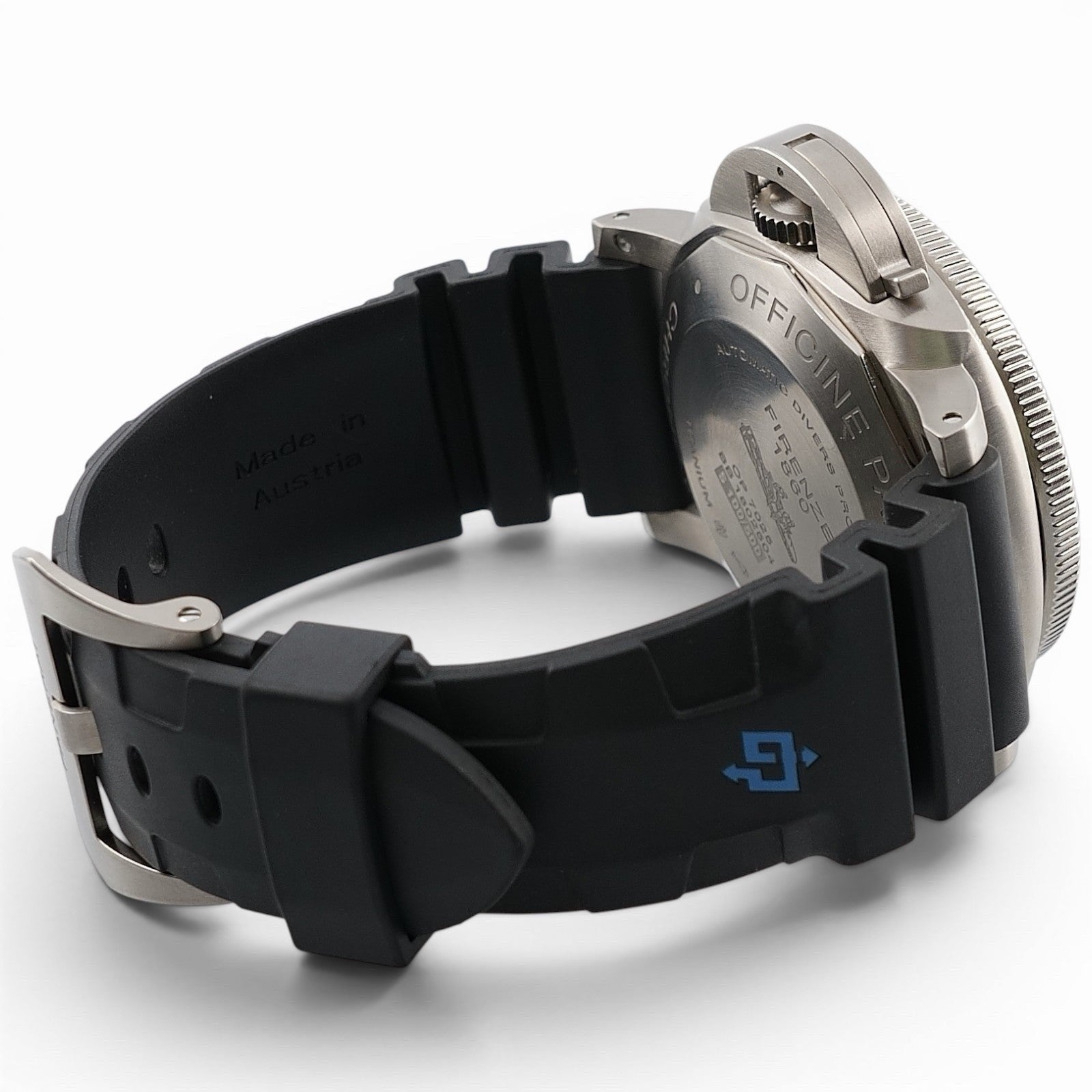 Panerai Luminor Submersible Flyback PAM00615 47mm Titanium Black Dial Box & Docs