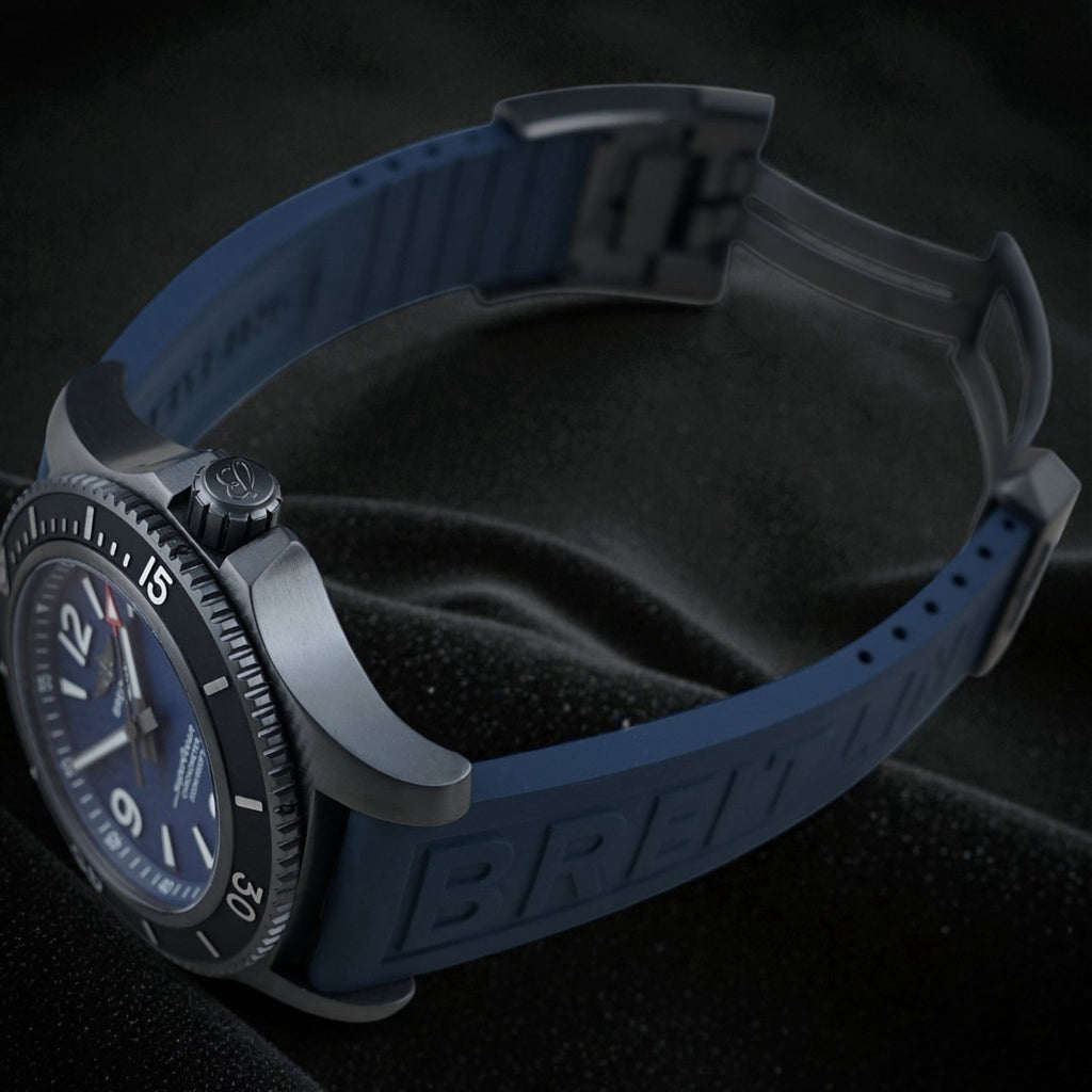 Breitling Superocean 46mm Blacksteel - M17368 - Mint Condition - Full Set