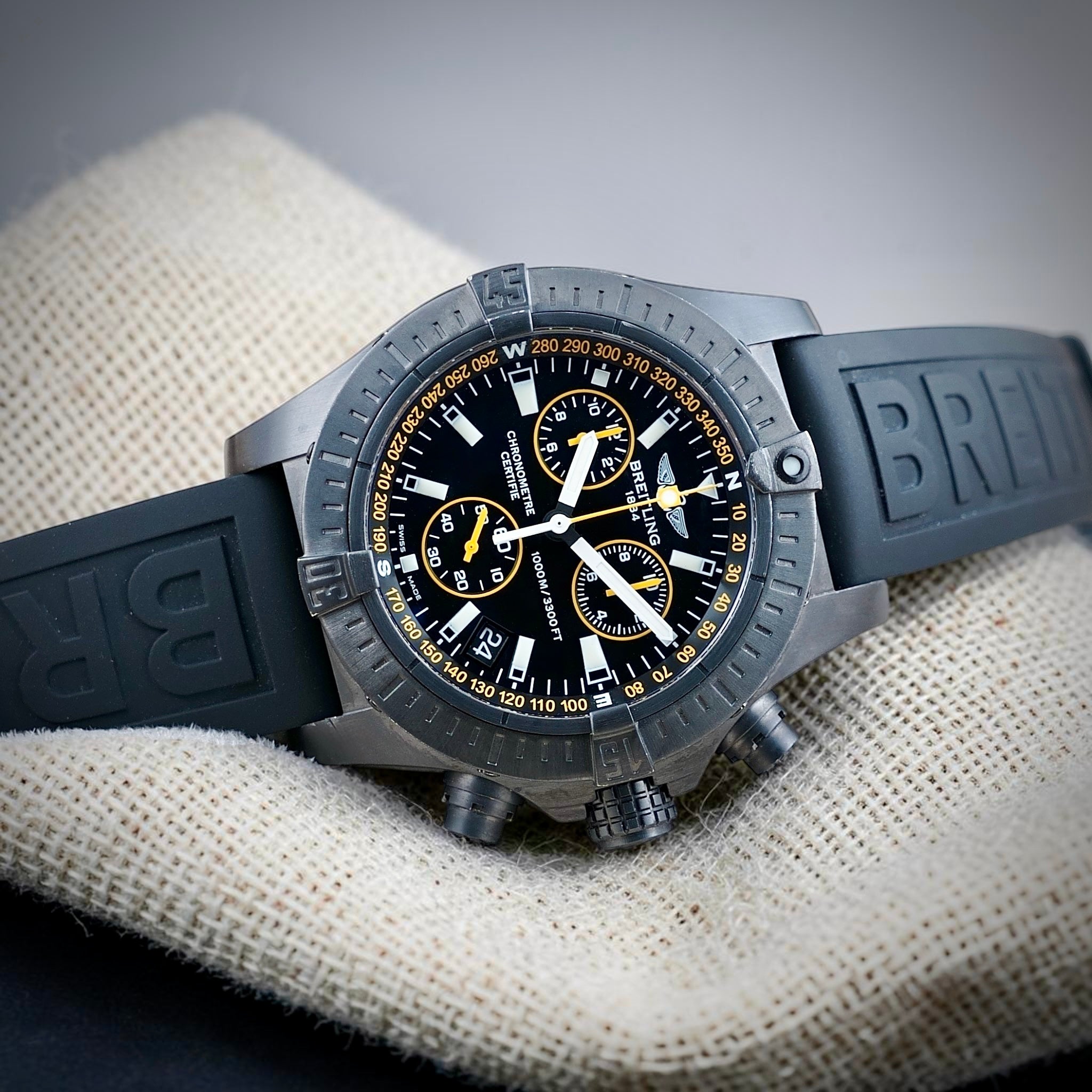 Breitling Avenger Seawolf Blacksteel Chron Limited Ed 1000 Pieces 45m 3 Straps